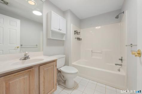 15 Blue Ridge Lane North Haven CT 06473