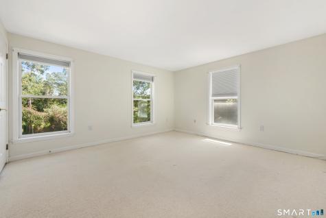 15 Blue Ridge Lane North Haven CT 06473