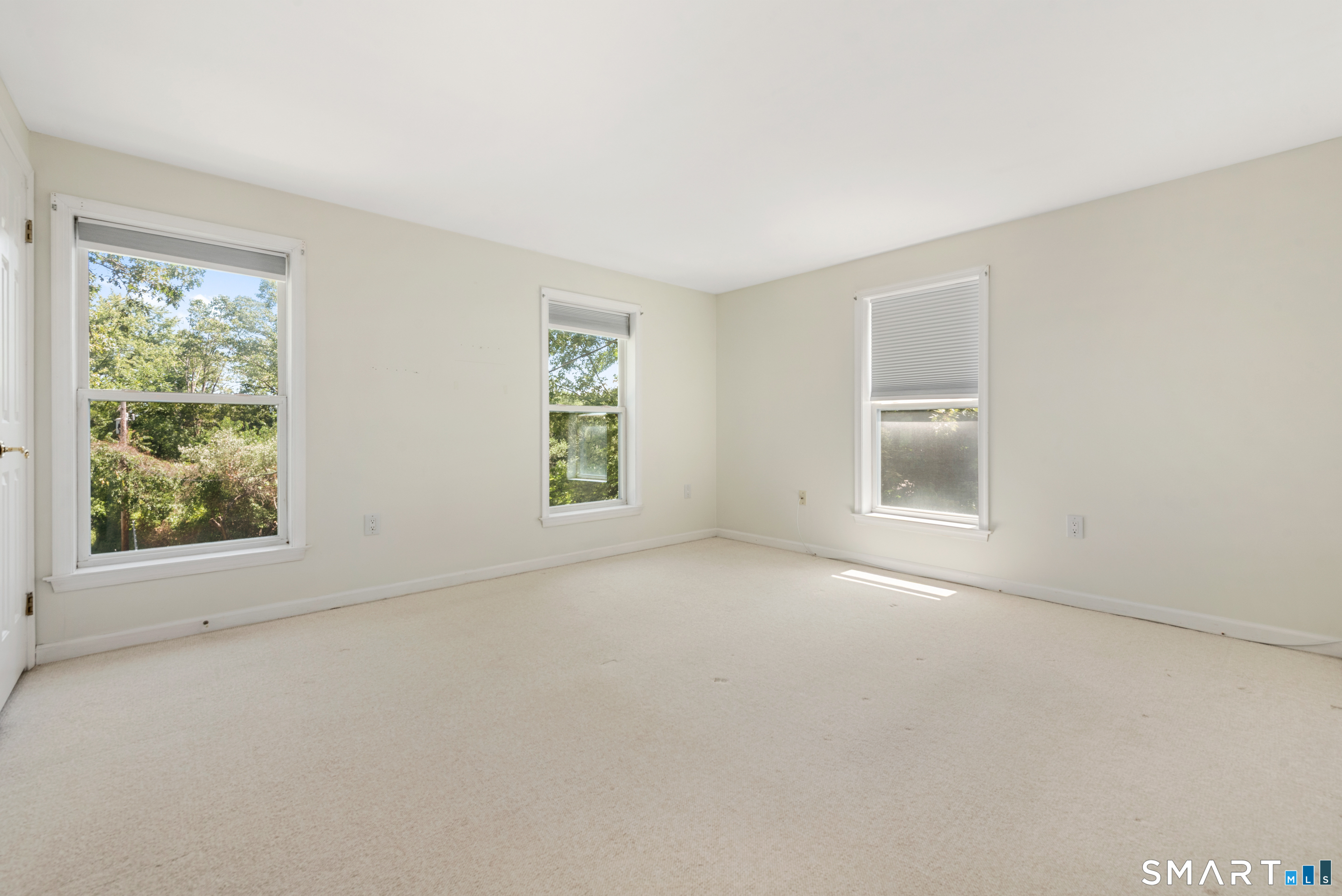 15 Blue Ridge Lane North Haven CT 06473
