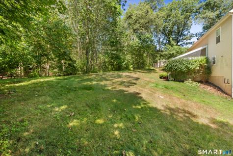 15 Blue Ridge Lane North Haven CT 06473