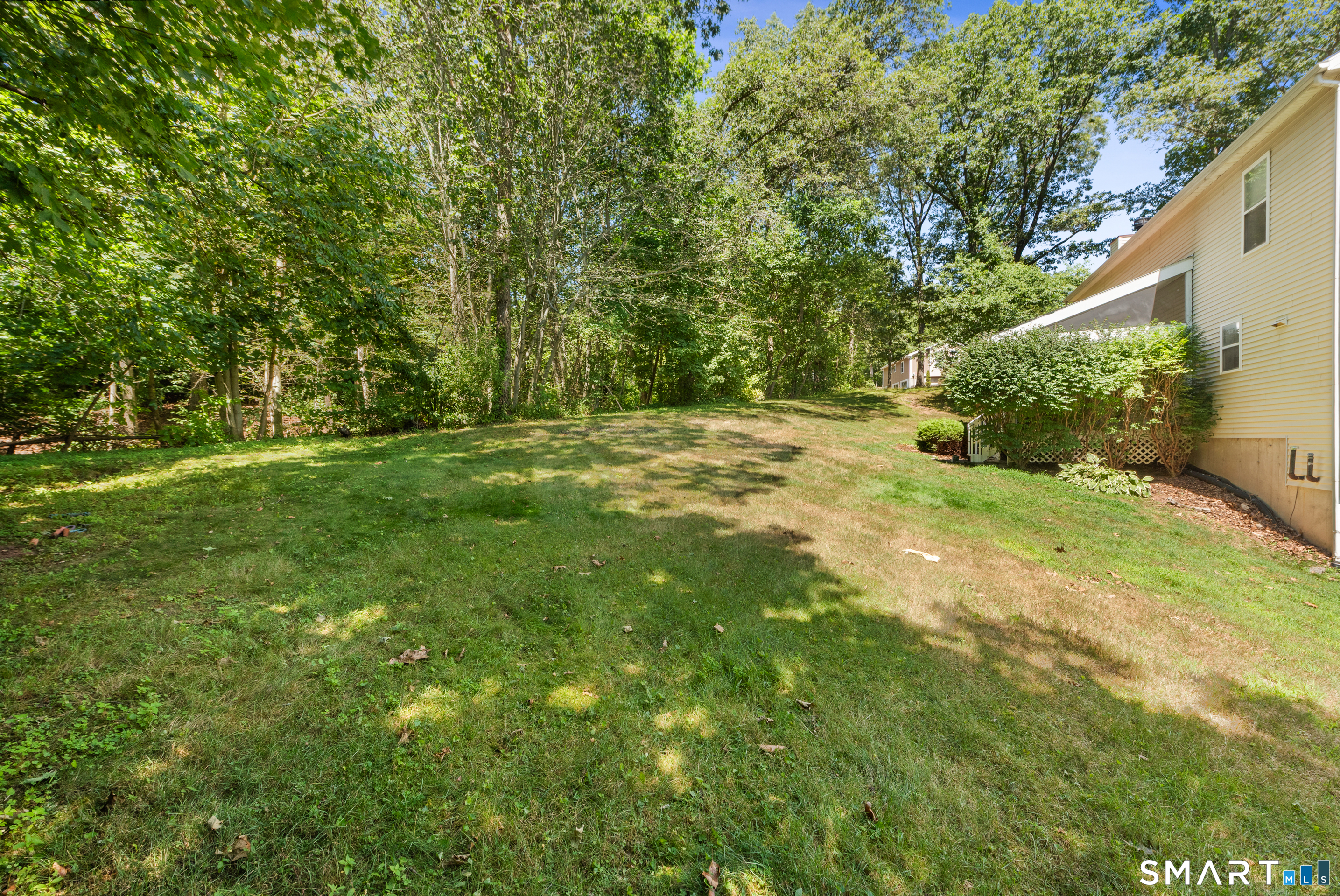 15 Blue Ridge Lane North Haven CT 06473