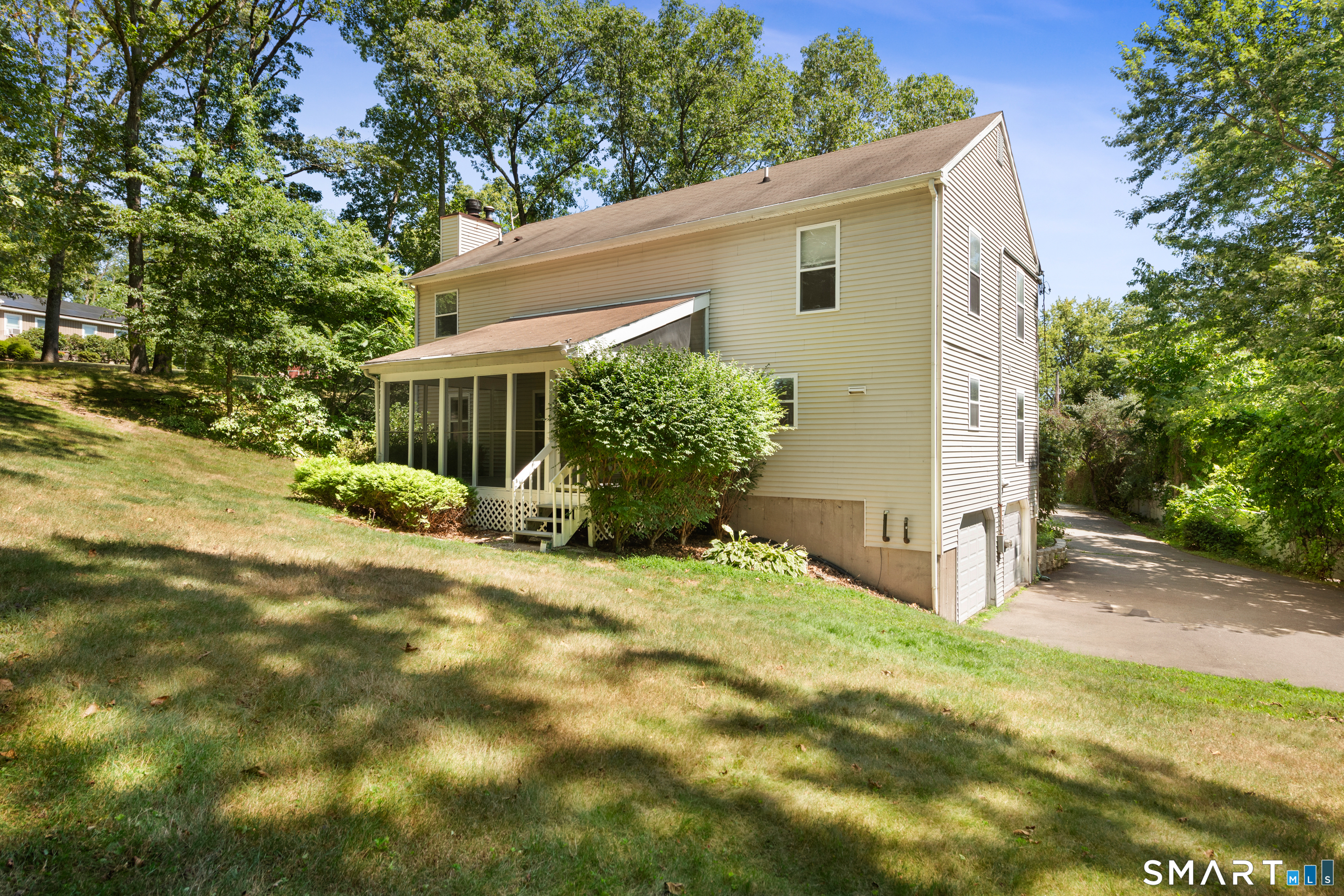 15 Blue Ridge Lane North Haven CT 06473