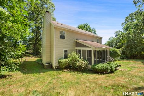 15 Blue Ridge Lane North Haven CT 06473