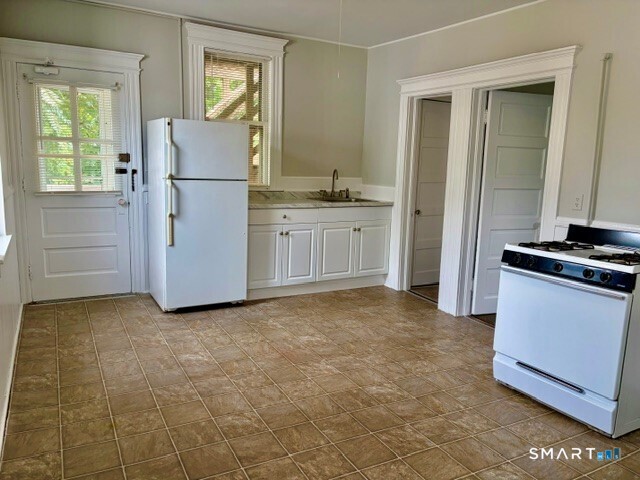 808 Mill Plain Road Fairfield CT 06824