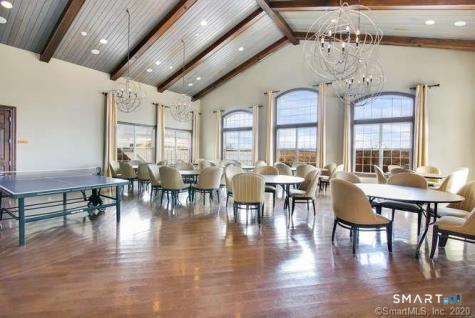 71 Brentwood Circle Danbury CT 06810