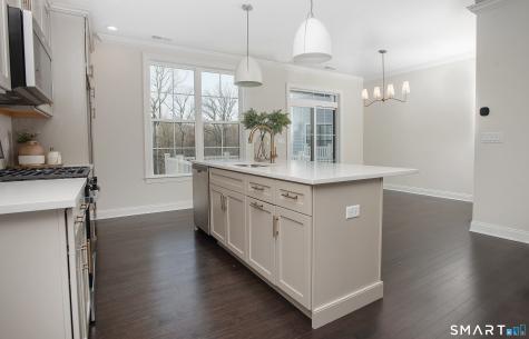 71 Brentwood Circle Danbury CT 06810