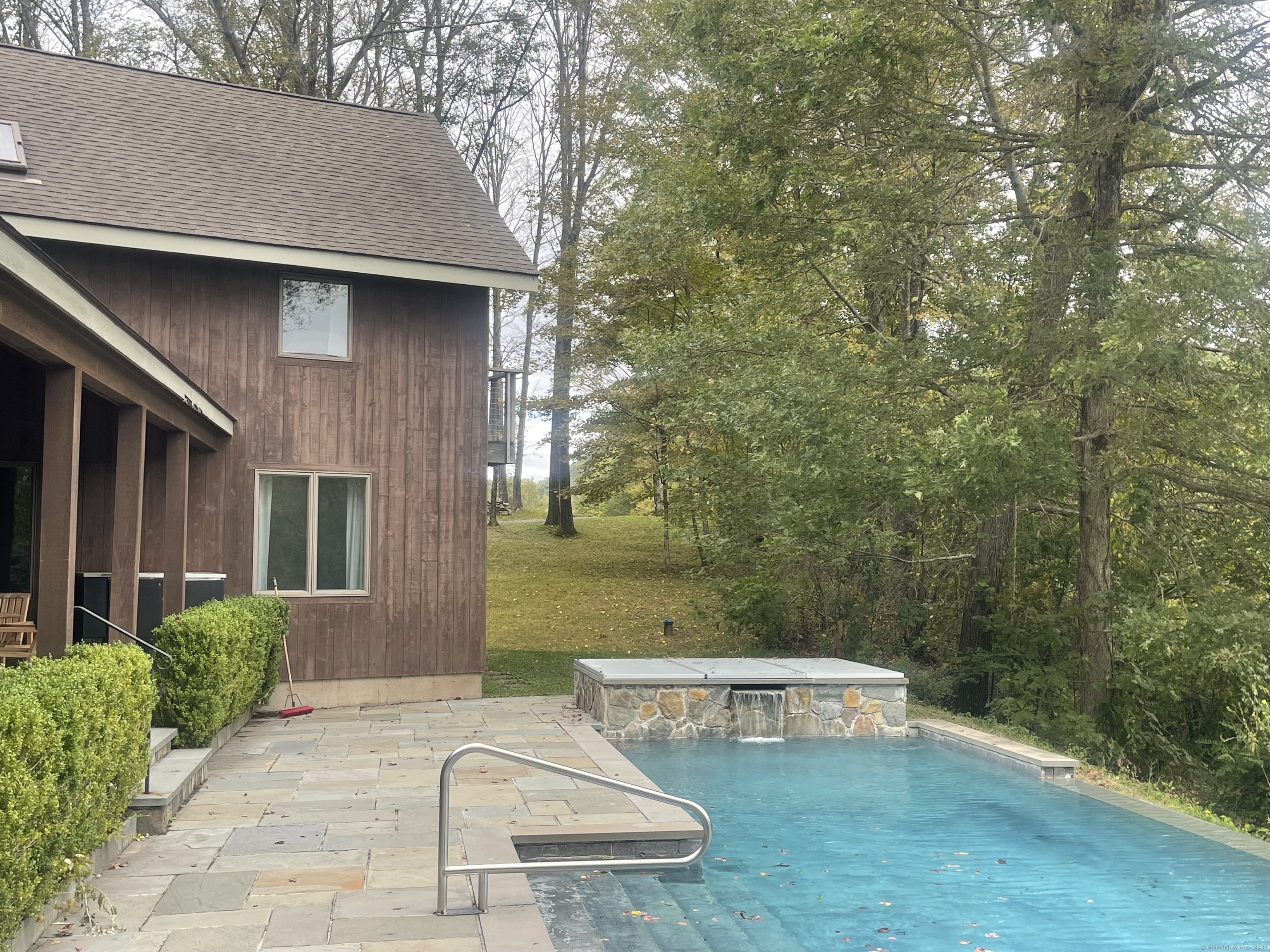 8 River Bend Lane Sherman CT 06784