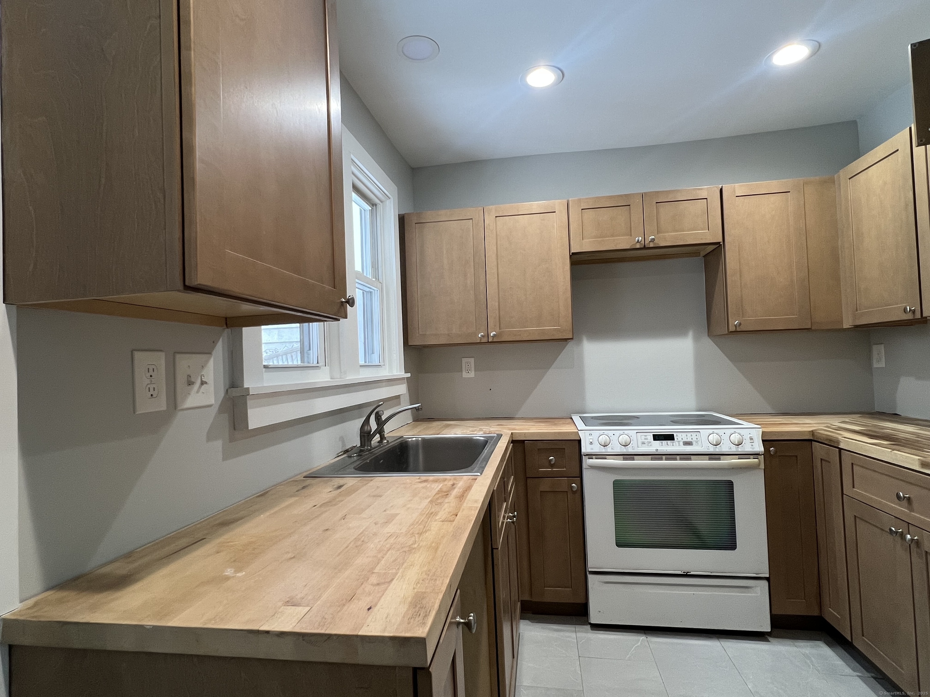 26 Allendale Road Hartford CT 06106