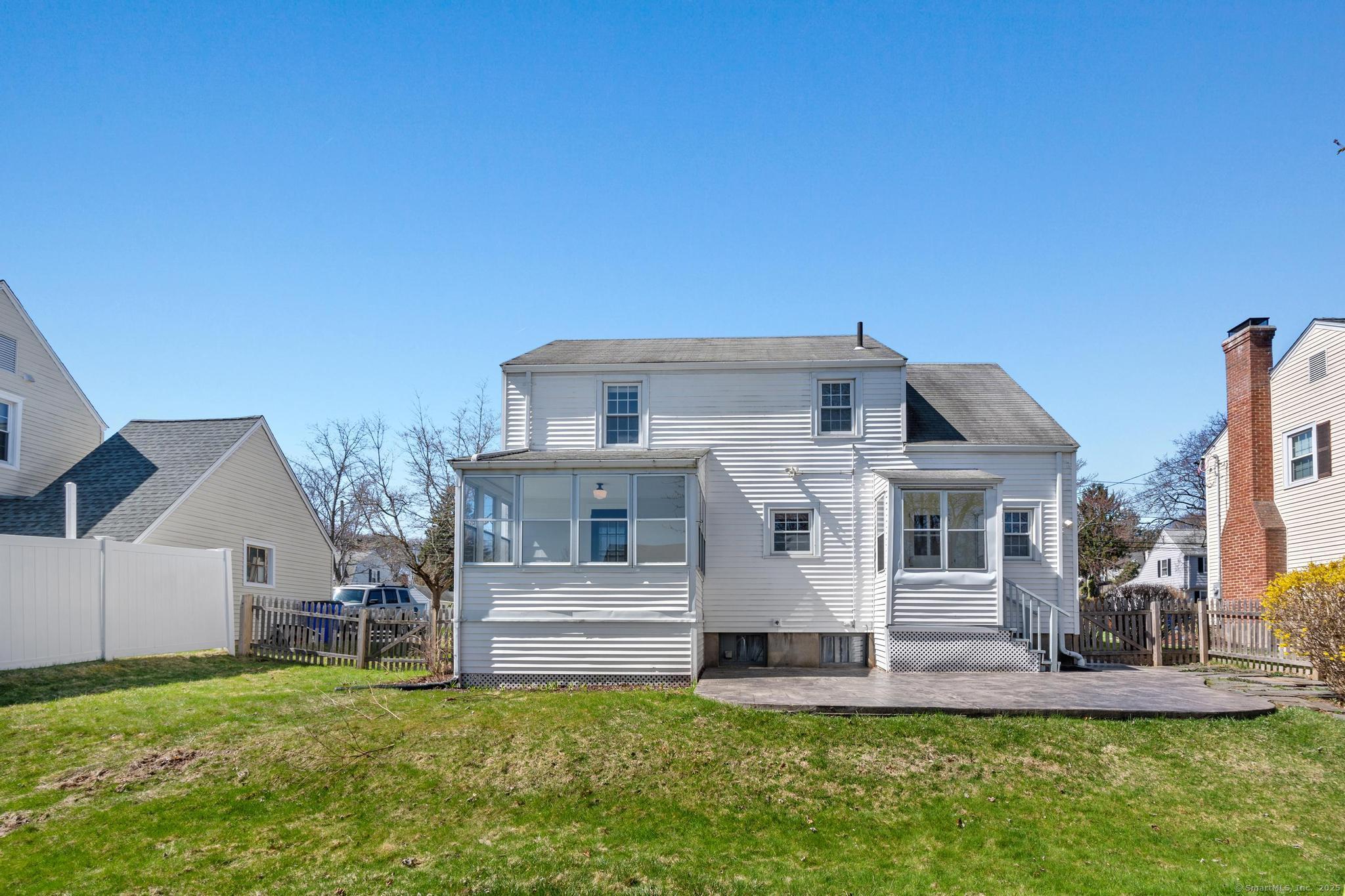 10 Greenacres Avenue West Hartford CT 06107