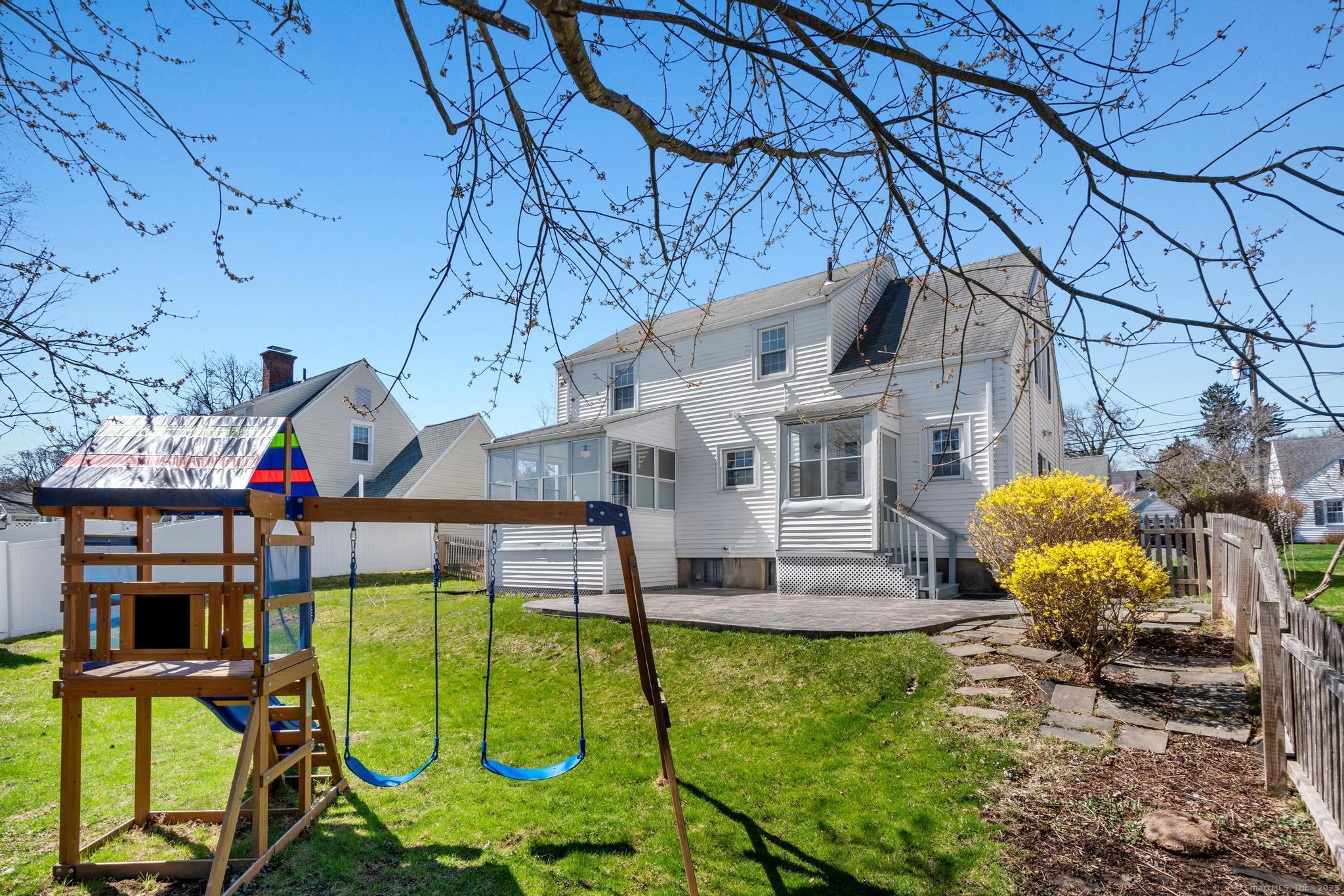 10 Greenacres Avenue West Hartford CT 06107