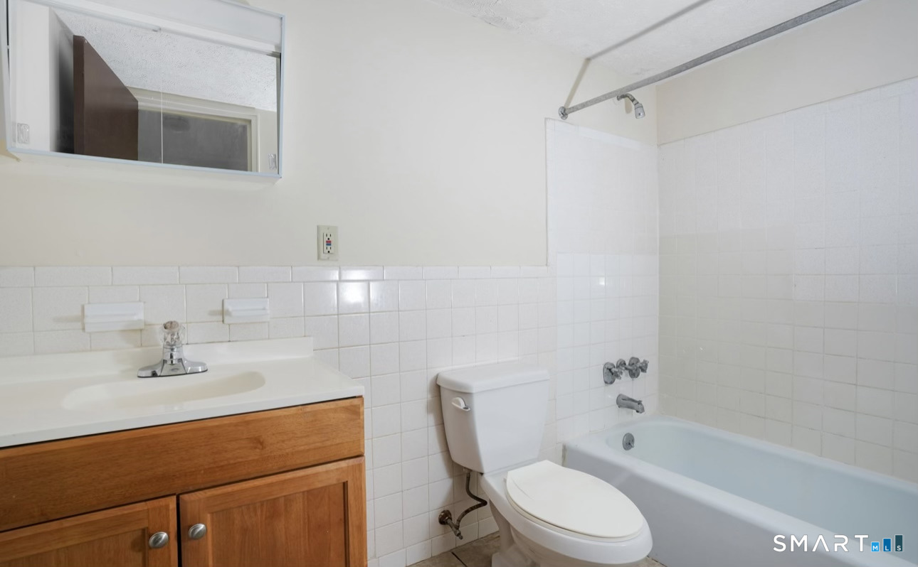 5 Greta Street West Haven CT 06516