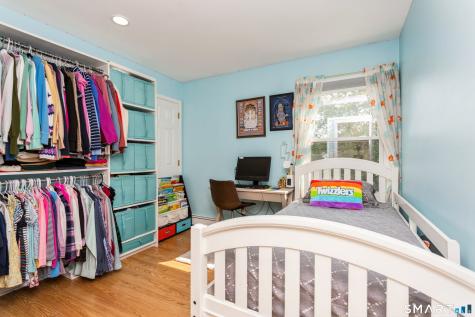 32 Sherwood Place Fairfield CT 06890