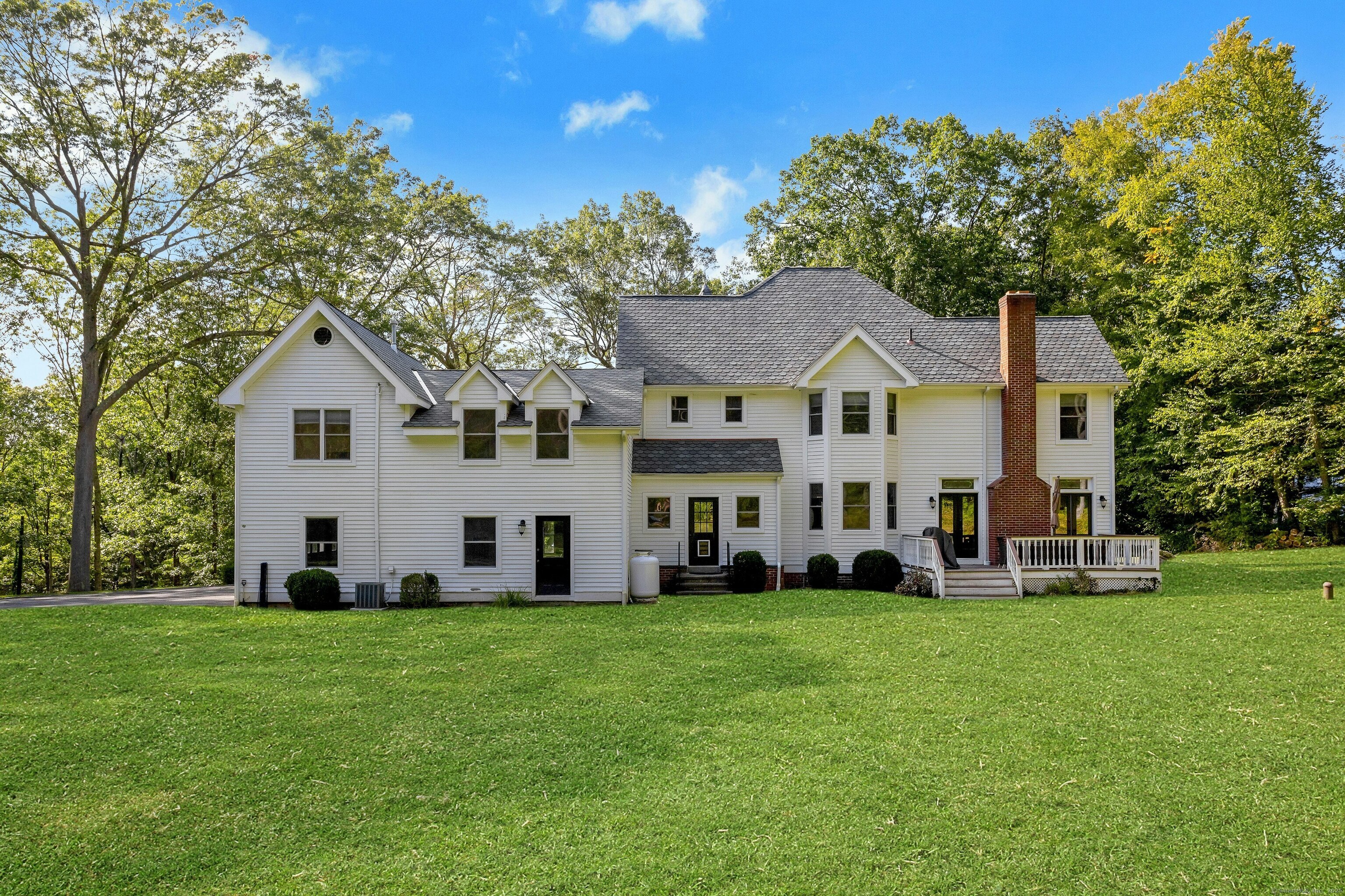 105 Honeysuckle Hill Lane Easton CT 06612