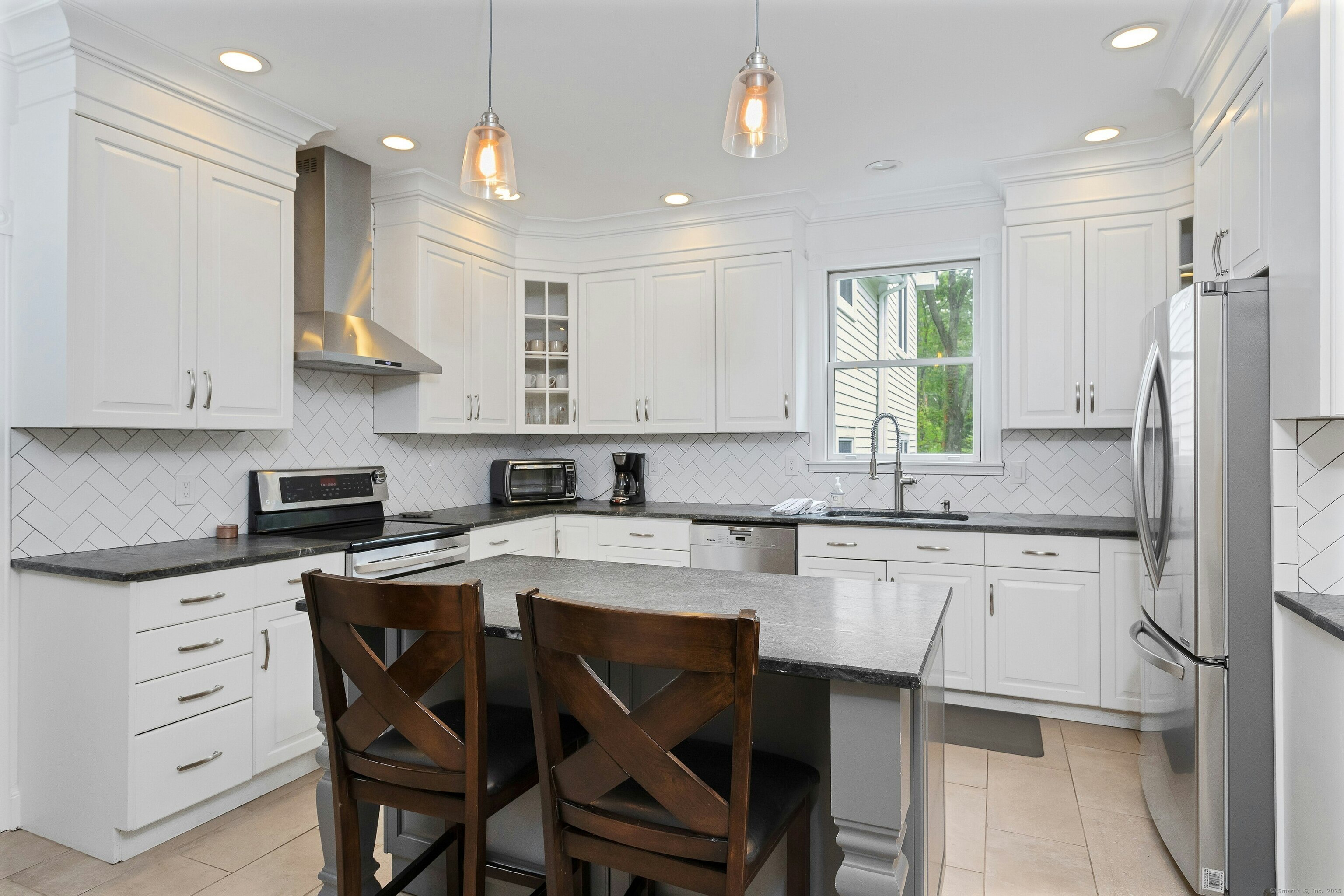 105 Honeysuckle Hill Lane Easton CT 06612