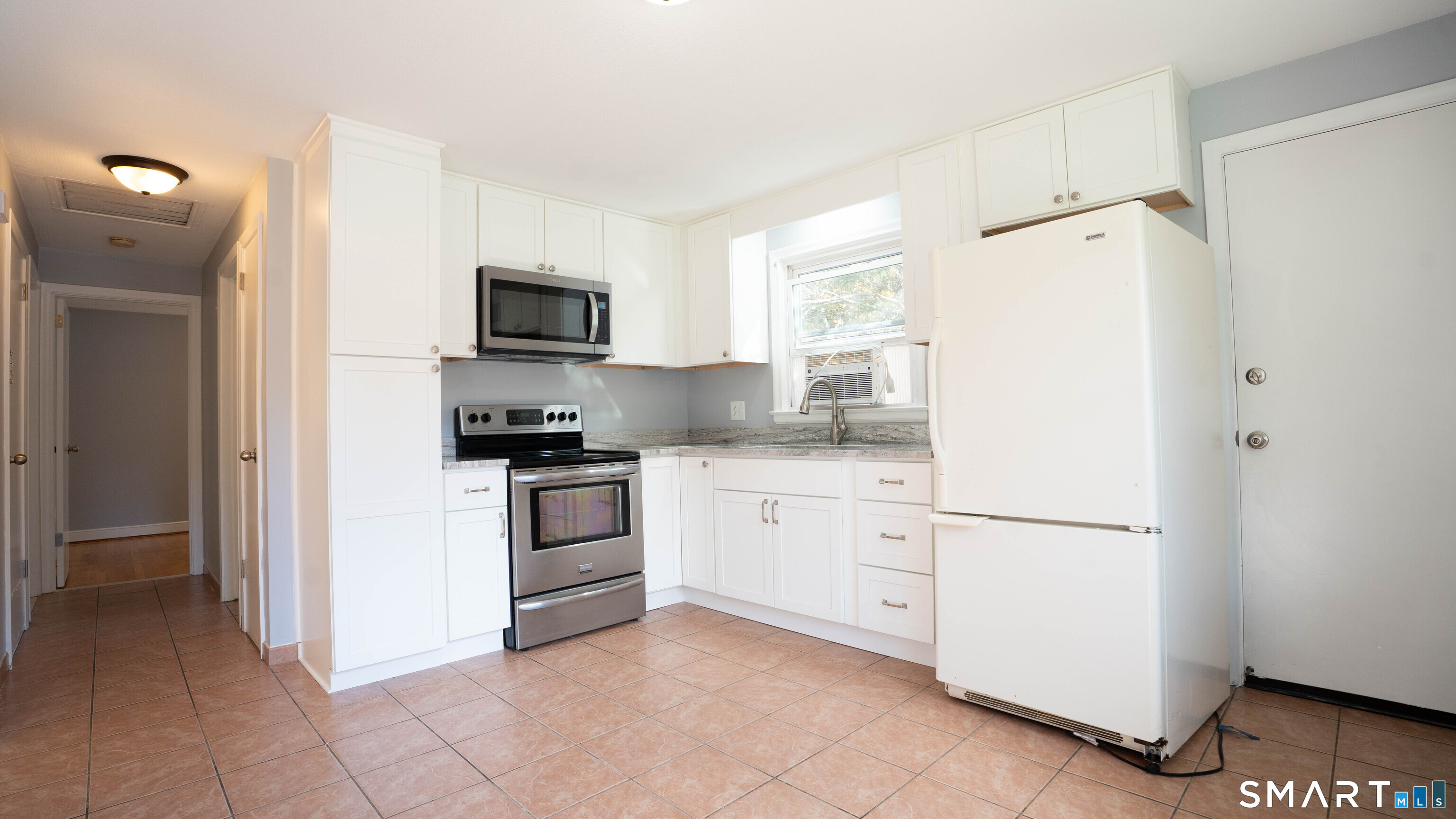 24 Coburn Circle Newington CT 06111