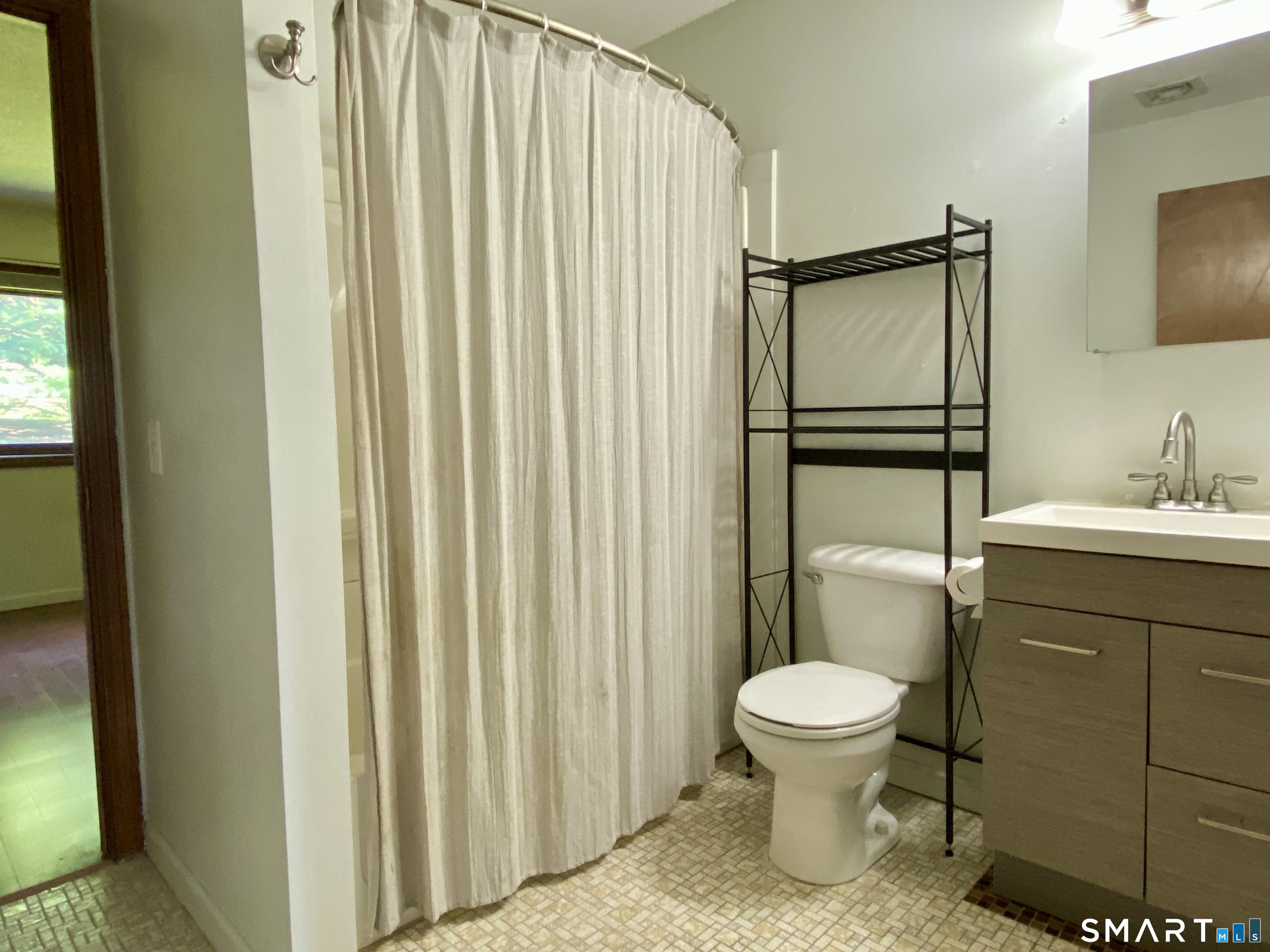 1104 Summer Hill Drive South Windsor CT 06074