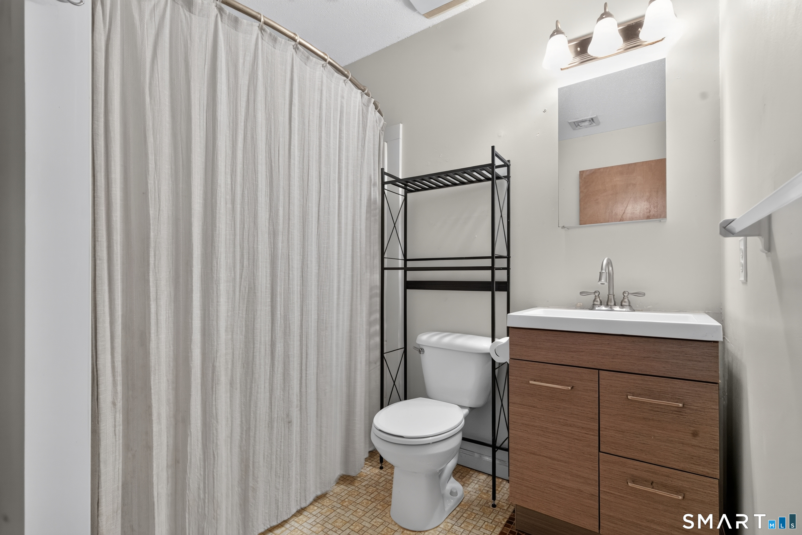 1104 Summer Hill Drive South Windsor CT 06074