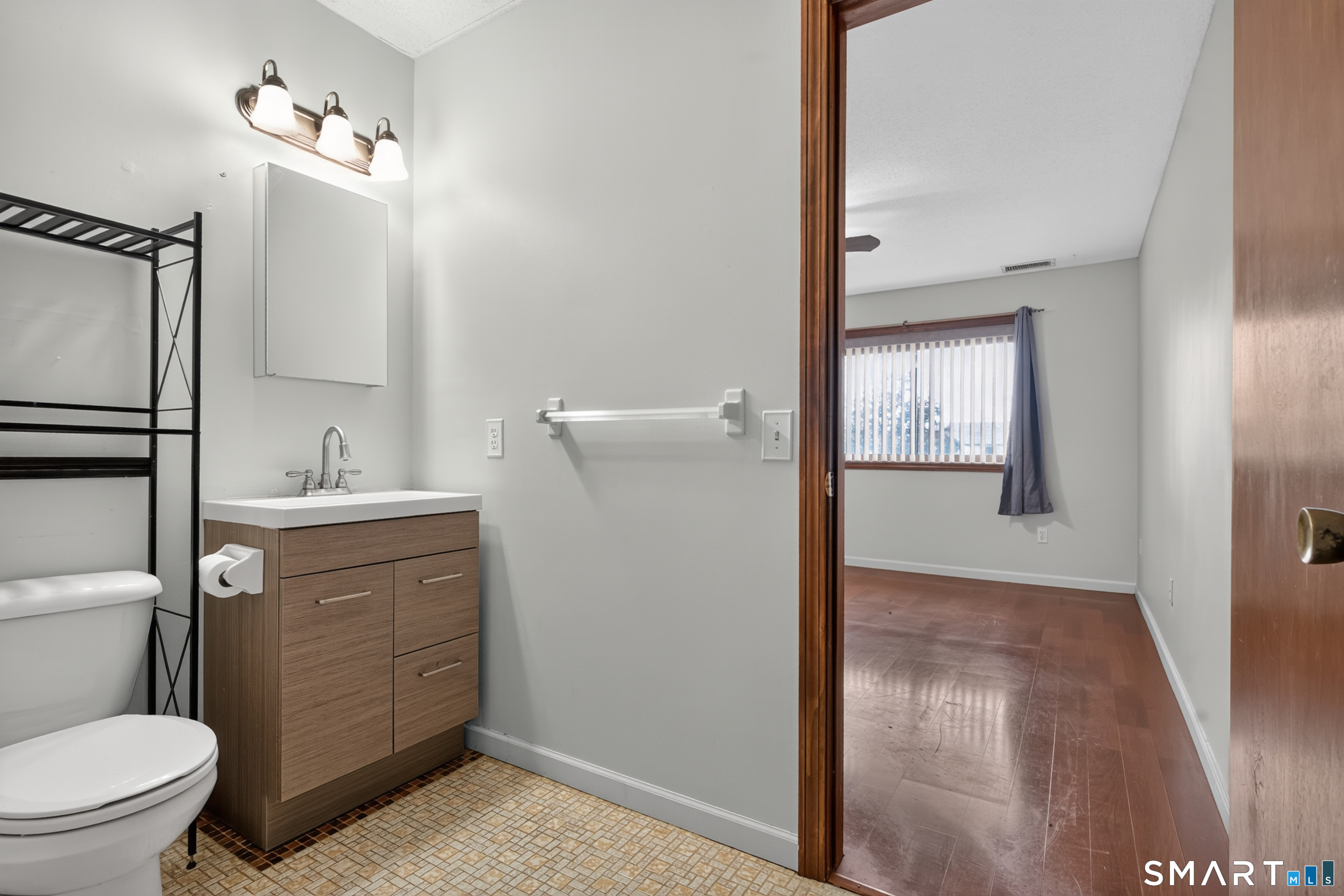 1104 Summer Hill Drive South Windsor CT 06074