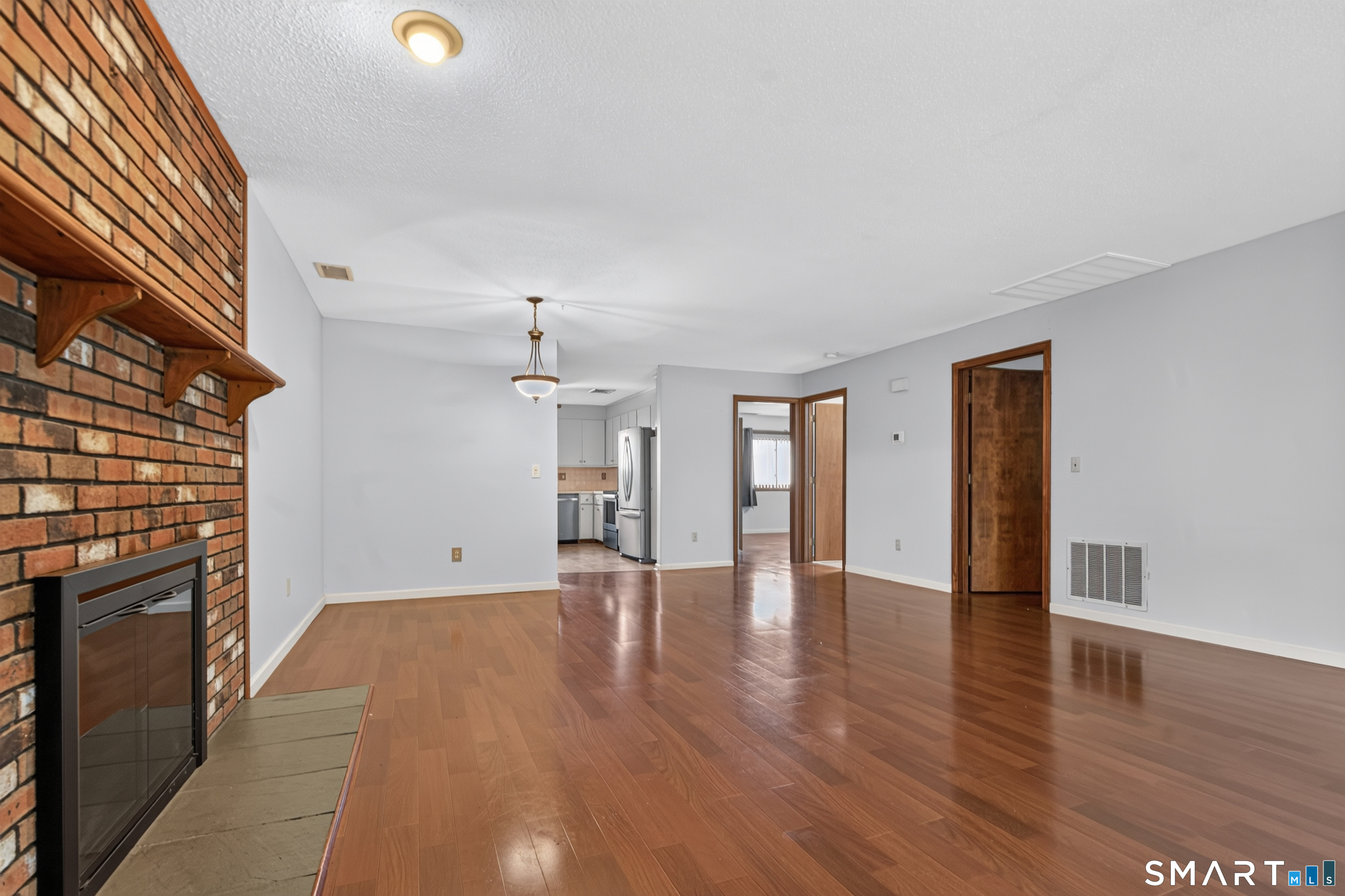 1104 Summer Hill Drive South Windsor CT 06074