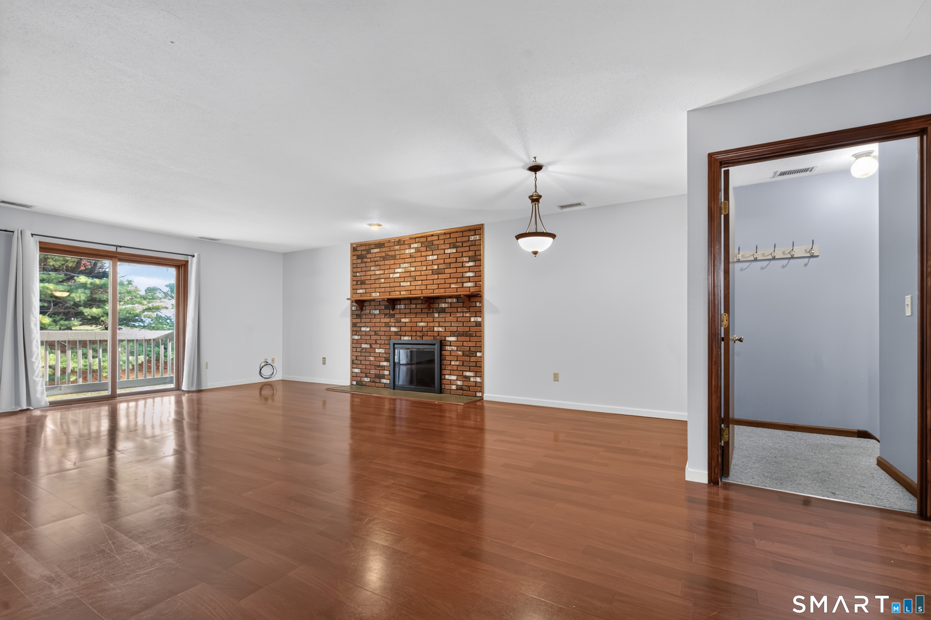 1104 Summer Hill Drive South Windsor CT 06074