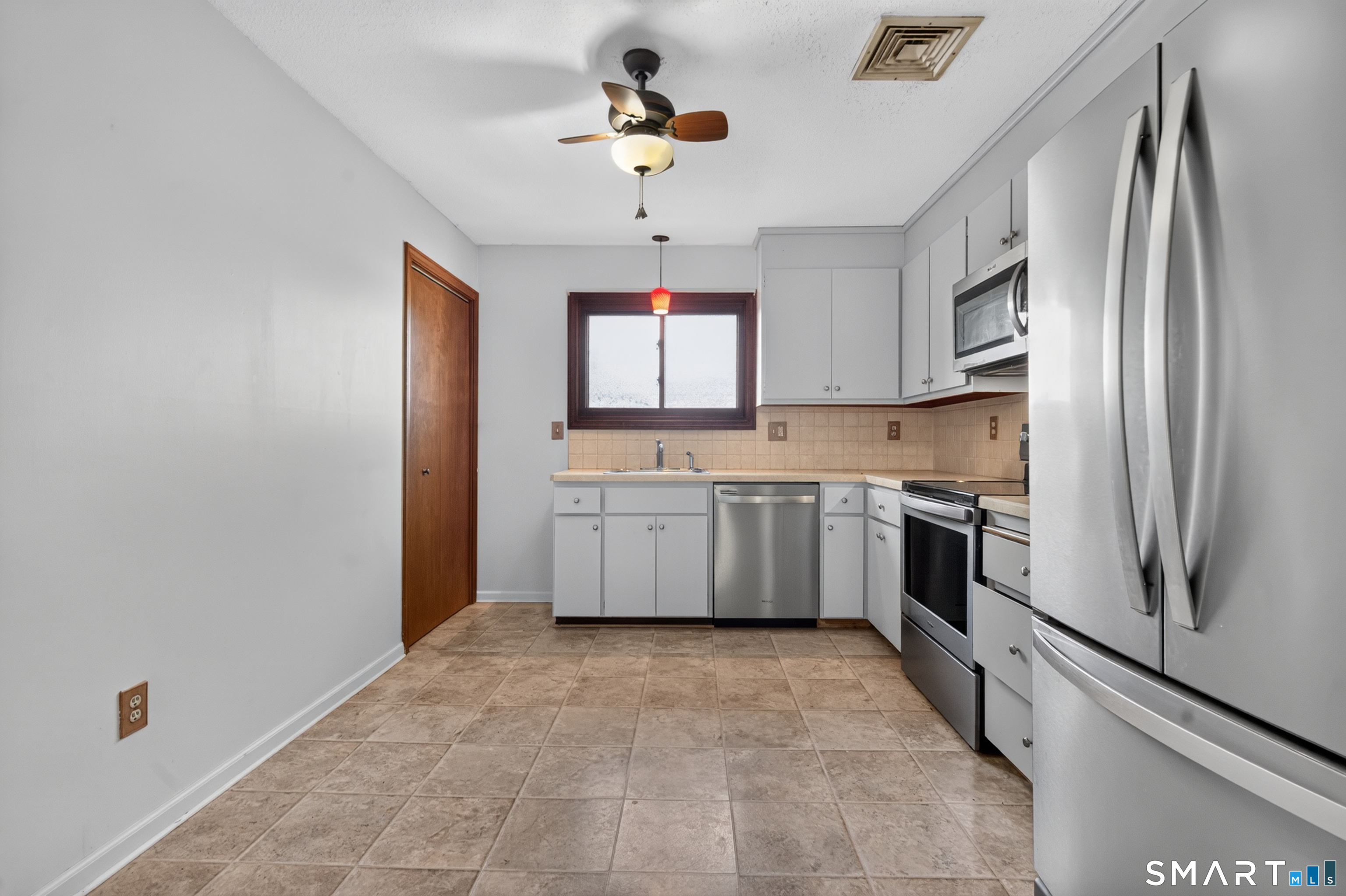 1104 Summer Hill Drive South Windsor CT 06074