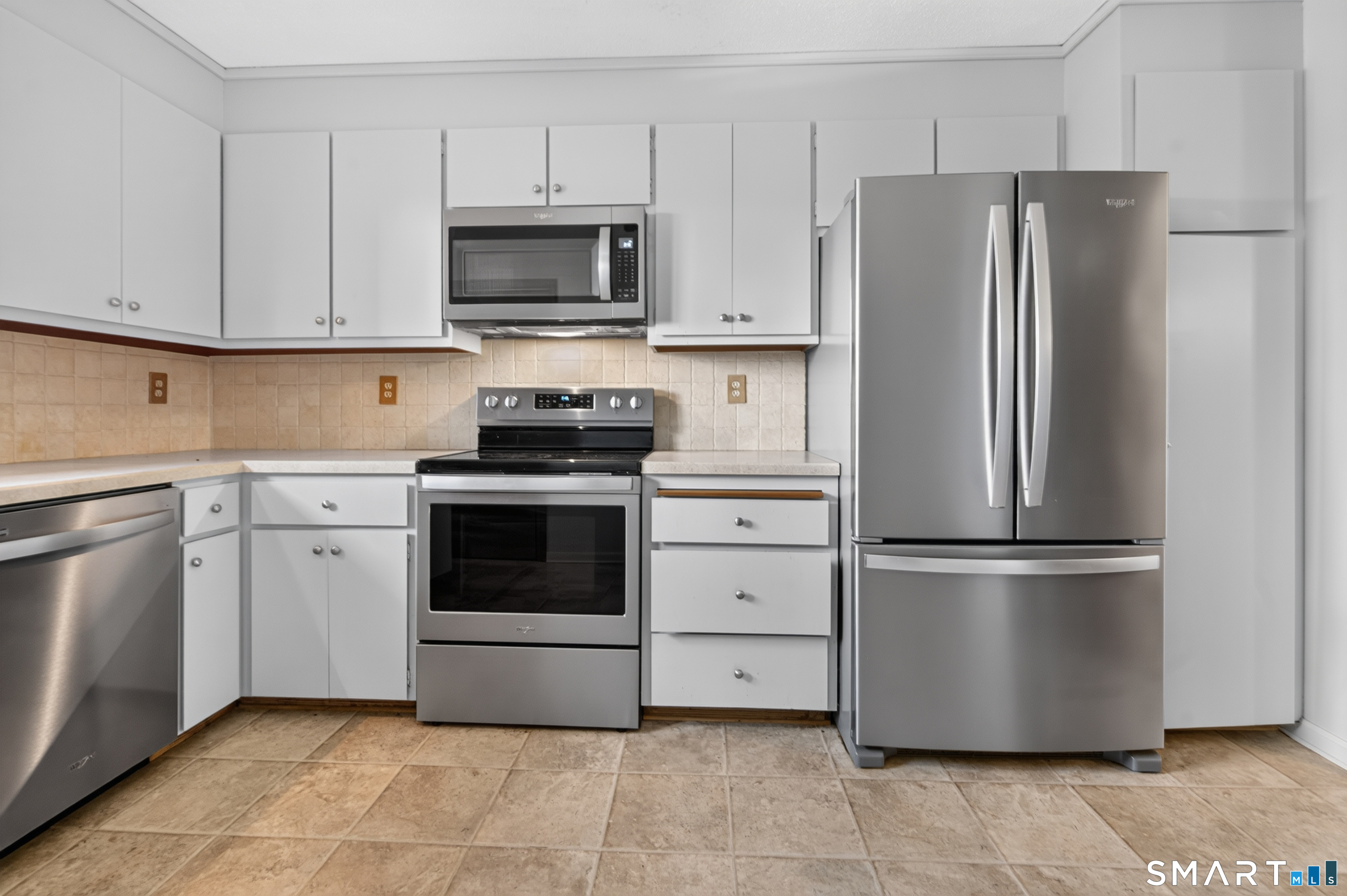 1104 Summer Hill Drive South Windsor CT 06074