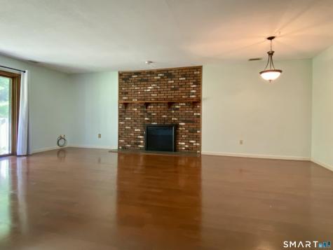 1104 Summer Hill Drive South Windsor CT 06074