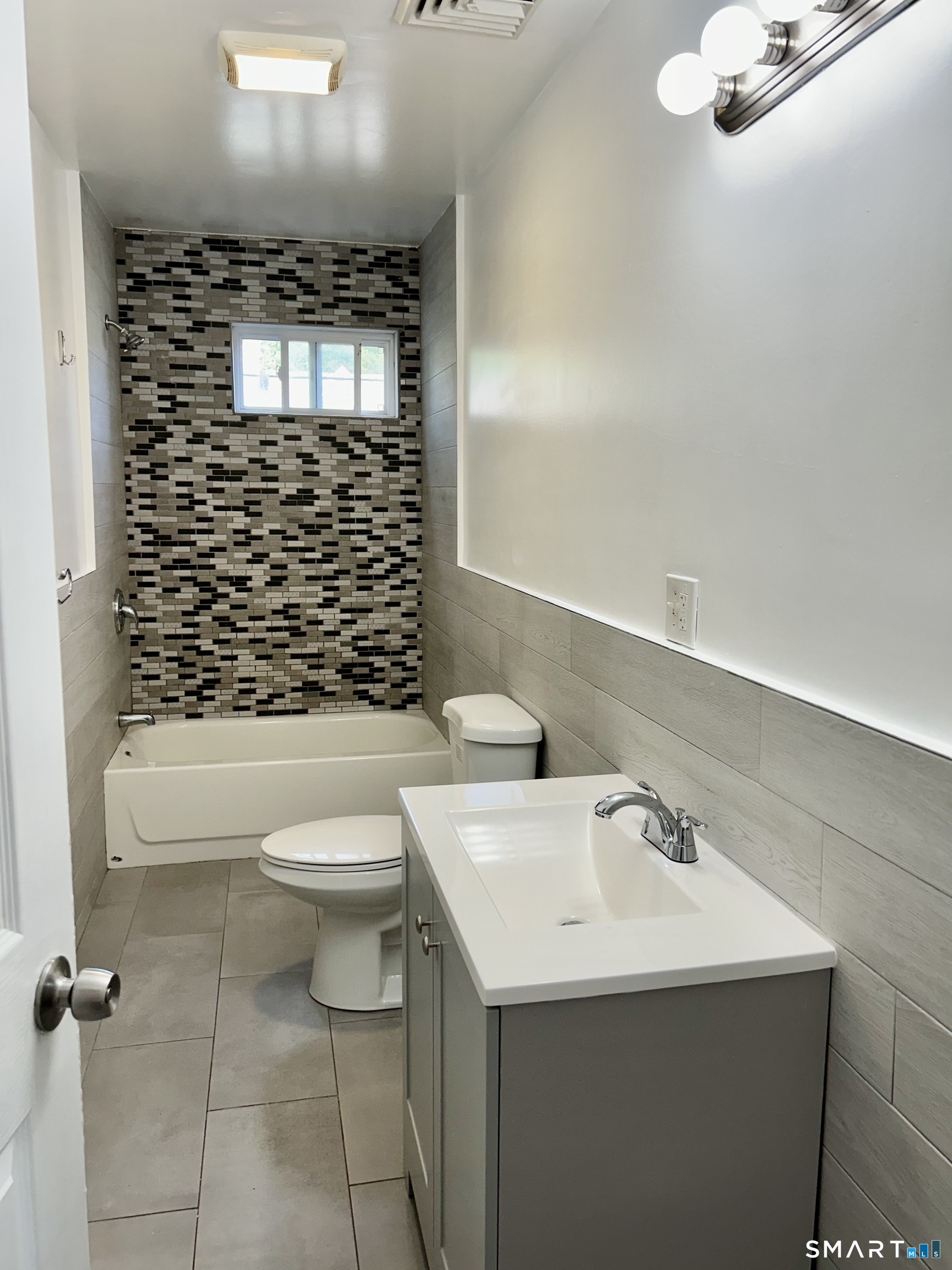 26 Plaza Avenue Waterbury CT 06706