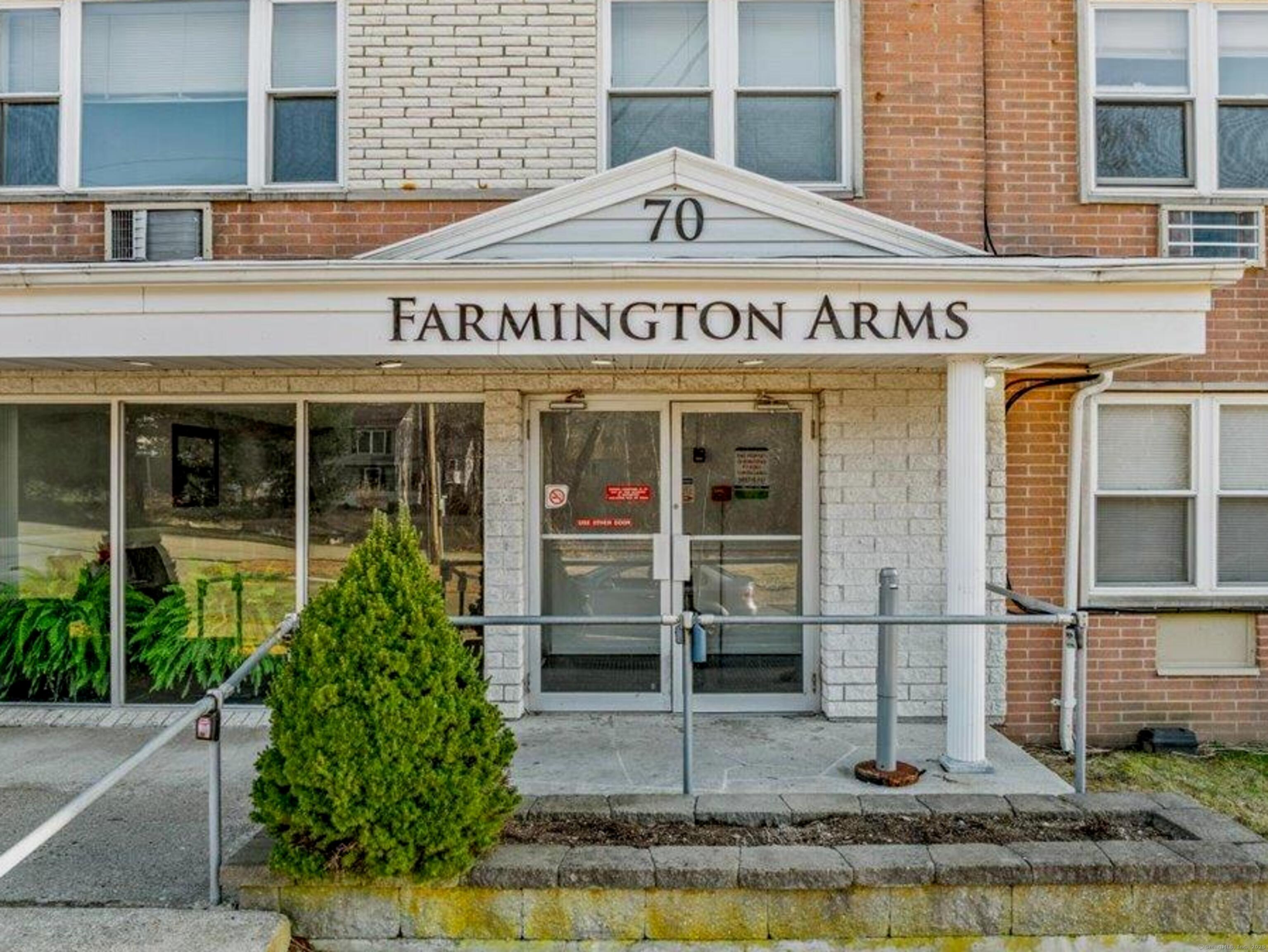 70 Farmington Avenue New London CT 06320