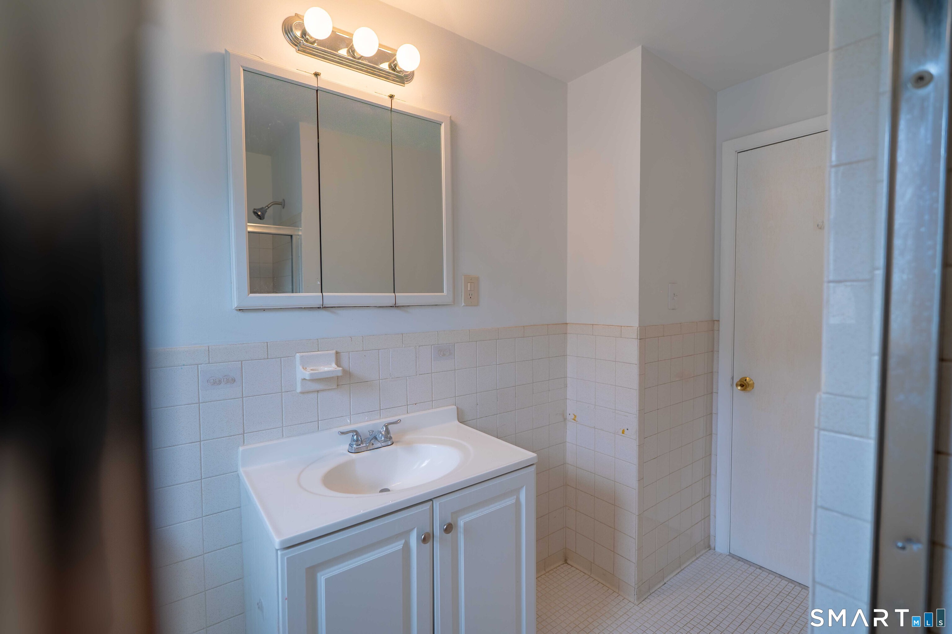 326 Grovers Avenue Bridgeport CT 06605