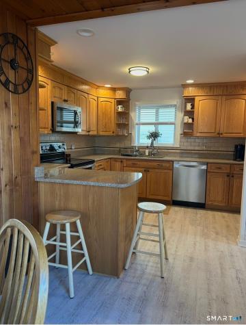 293 Giants Neck Road East Lyme CT 06357