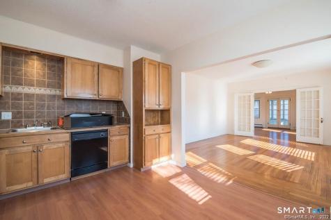 2 Pleasant Street Windsor Locks CT 06096