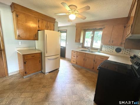 6 Lydall Street Manchester CT 06042