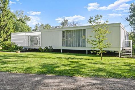 26 Chalburn Road Redding CT 06896