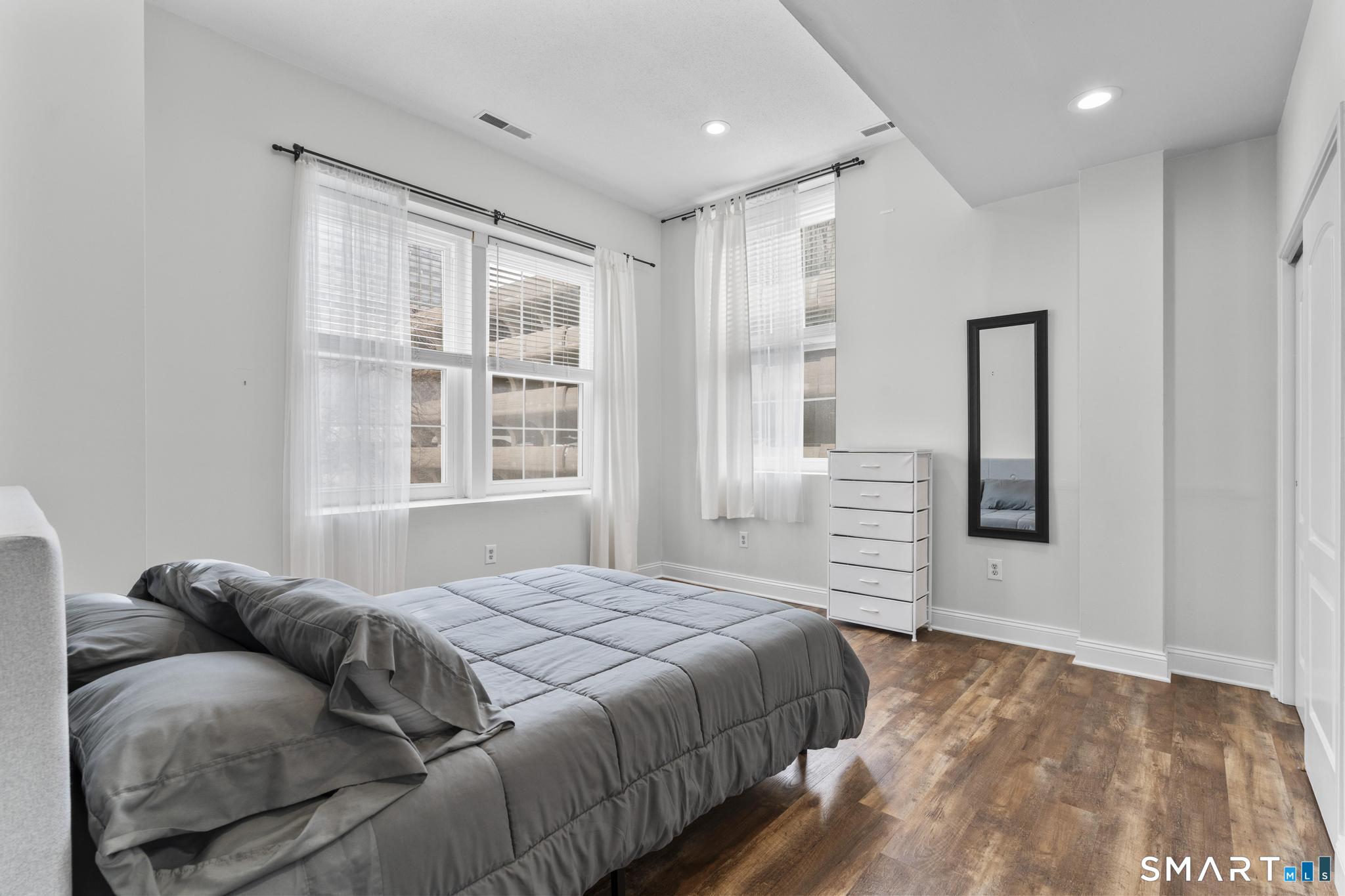 196 Crown Street New Haven CT 06510
