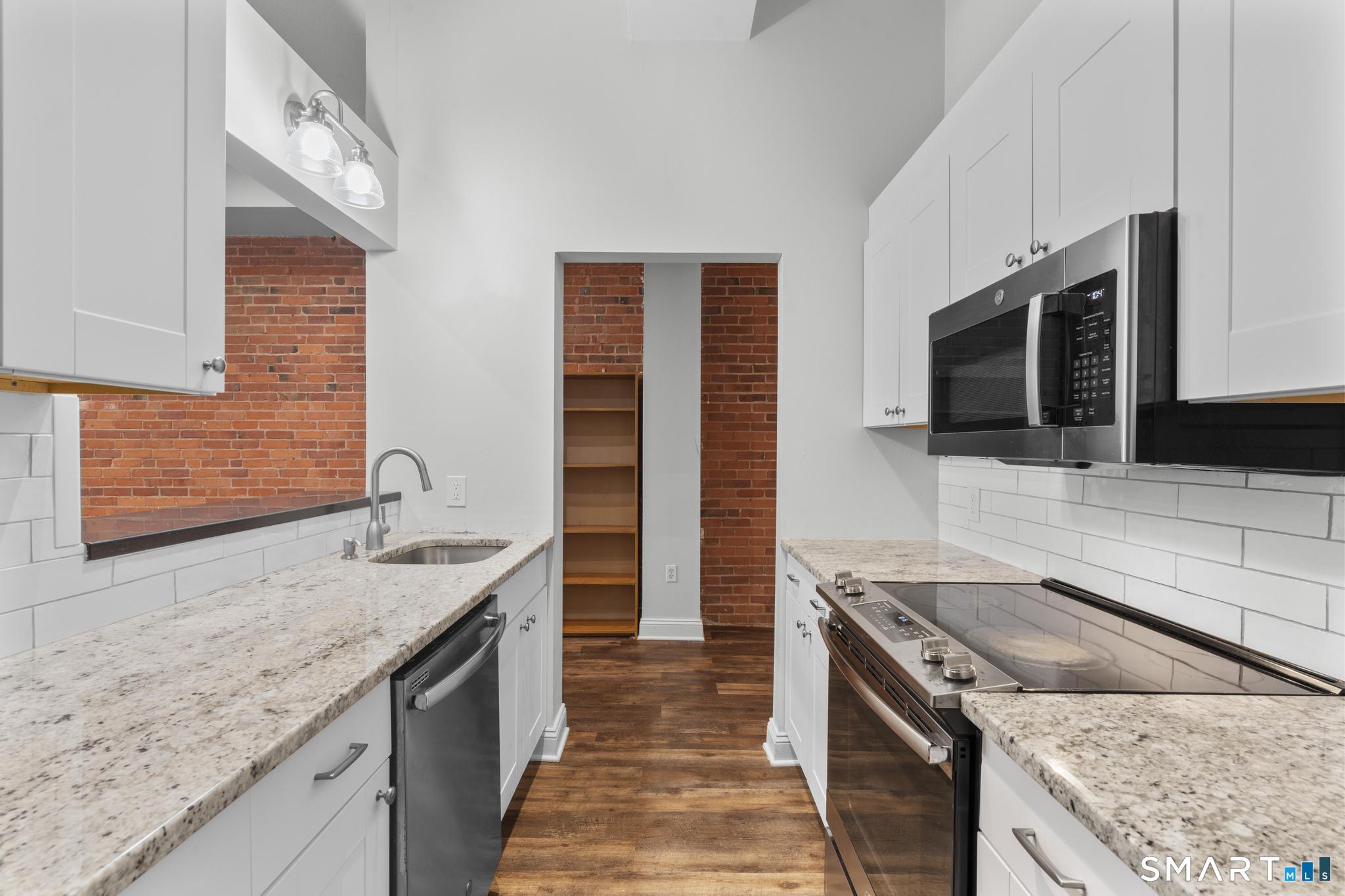 196 Crown Street New Haven CT 06510