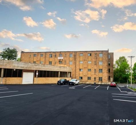 27-43 Framingham Drive Waterbury CT 06705