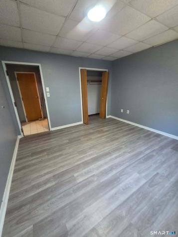 27-43 Framingham Drive Waterbury CT 06705