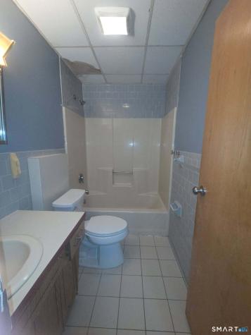 27-43 Framingham Drive Waterbury CT 06705