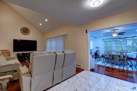 12 Diggins Court South Windsor CT 06074