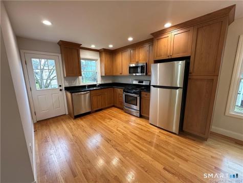 562 Light Street Stratford CT 06614