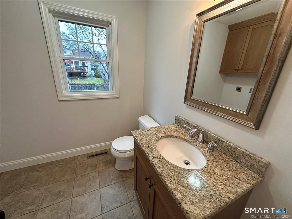 562 Light Street Stratford CT 06614