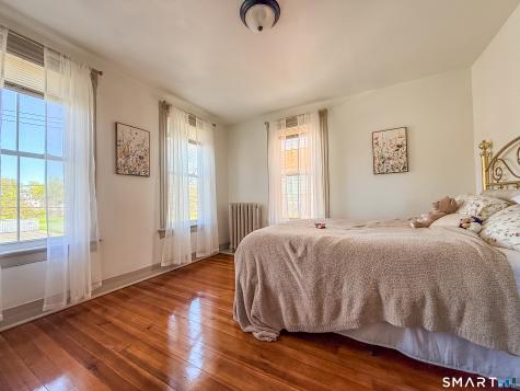 14 Pease Avenue Middletown CT 06457