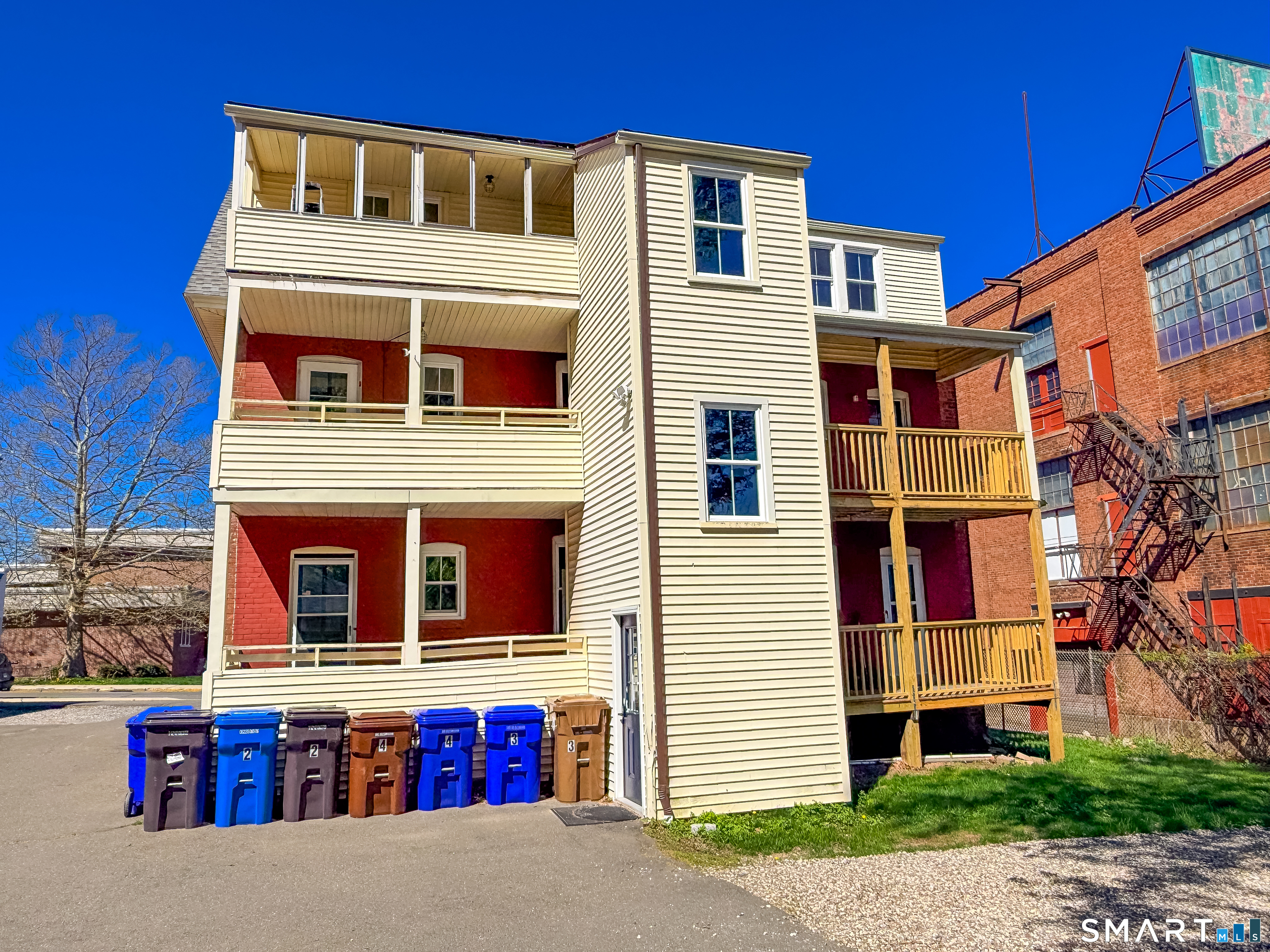 14 Pease Avenue Middletown CT 06457