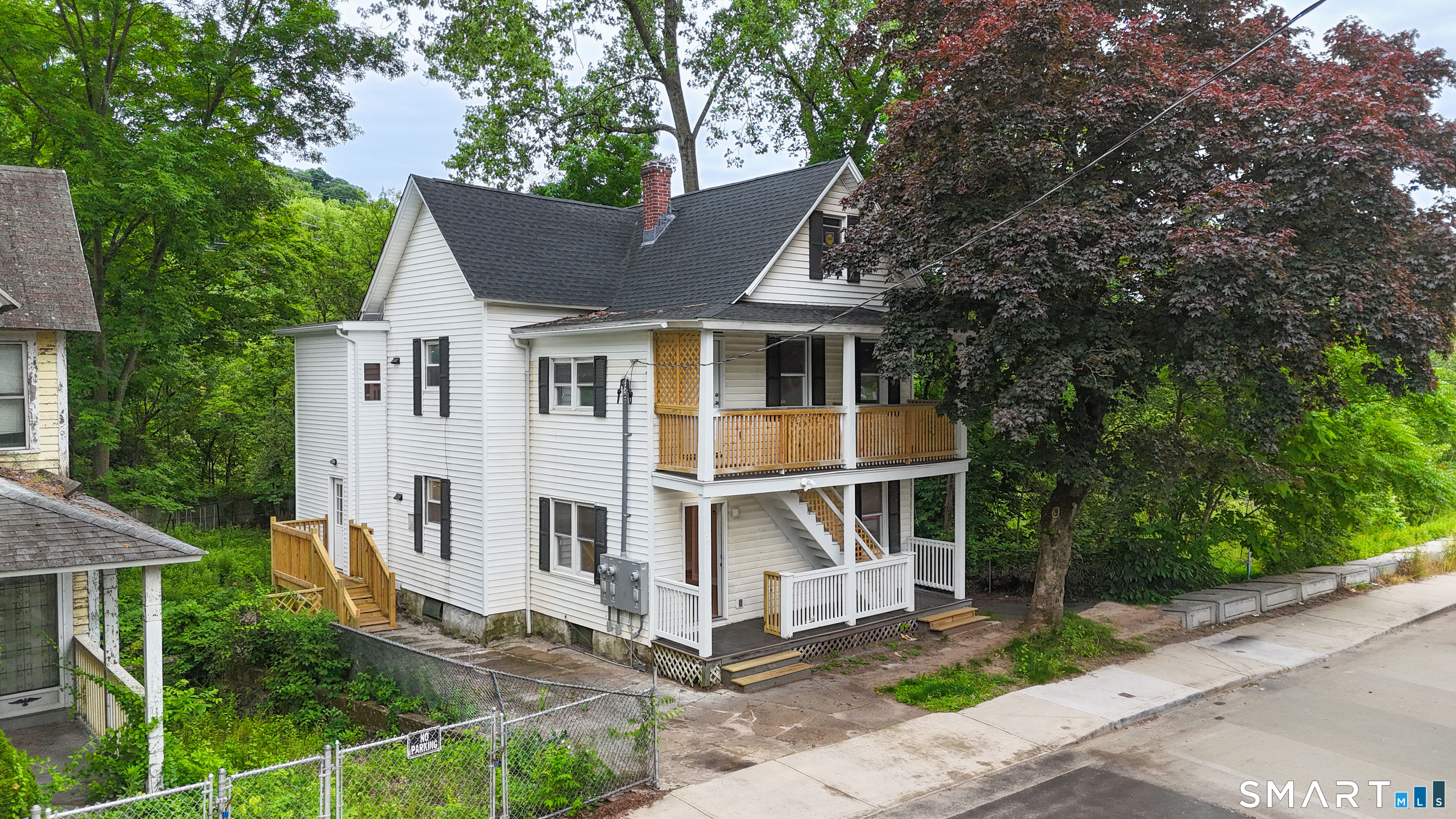 1248 North Main Street Waterbury CT 06704