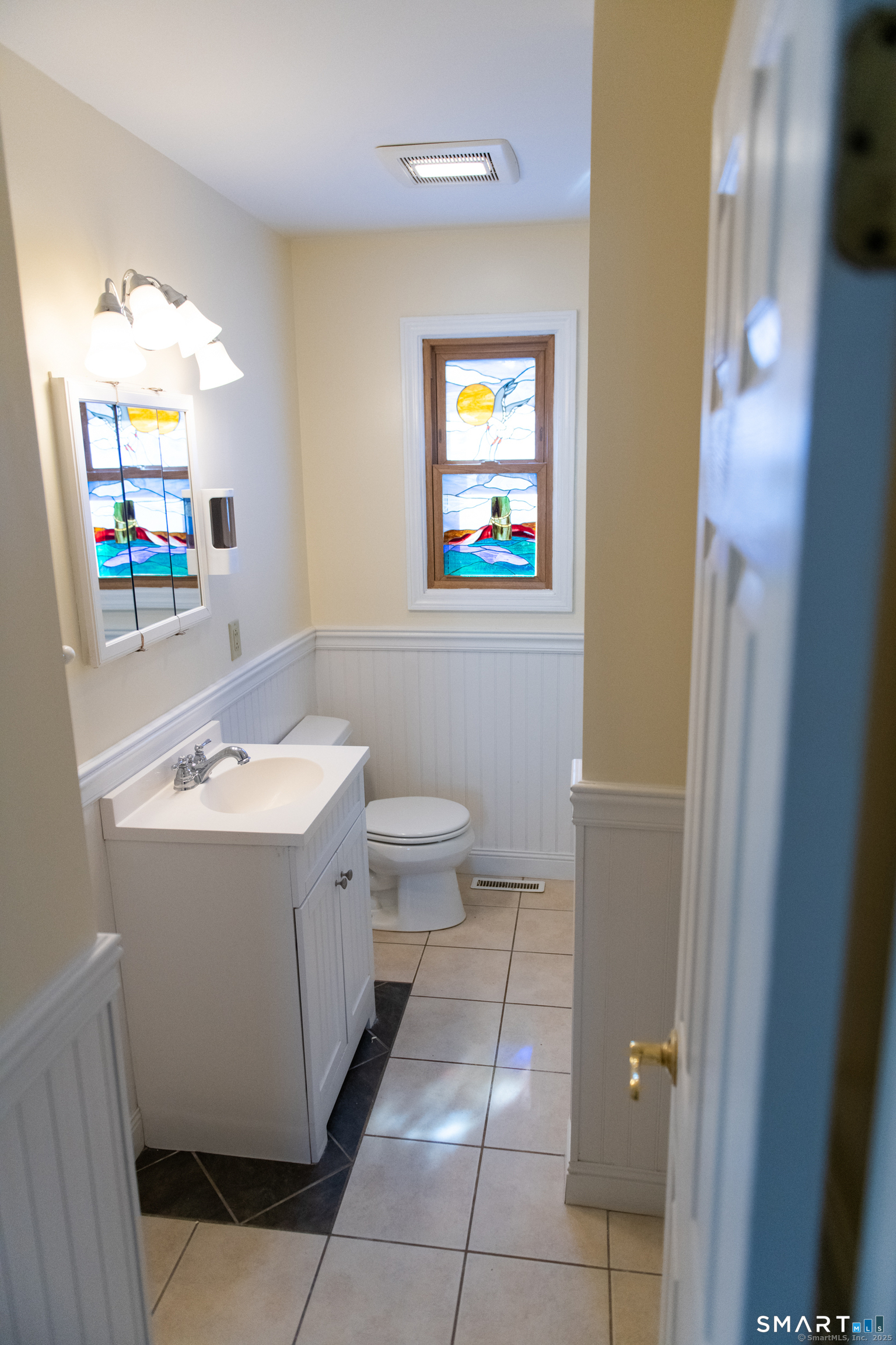 34 Center Avenue East Haven CT 06512