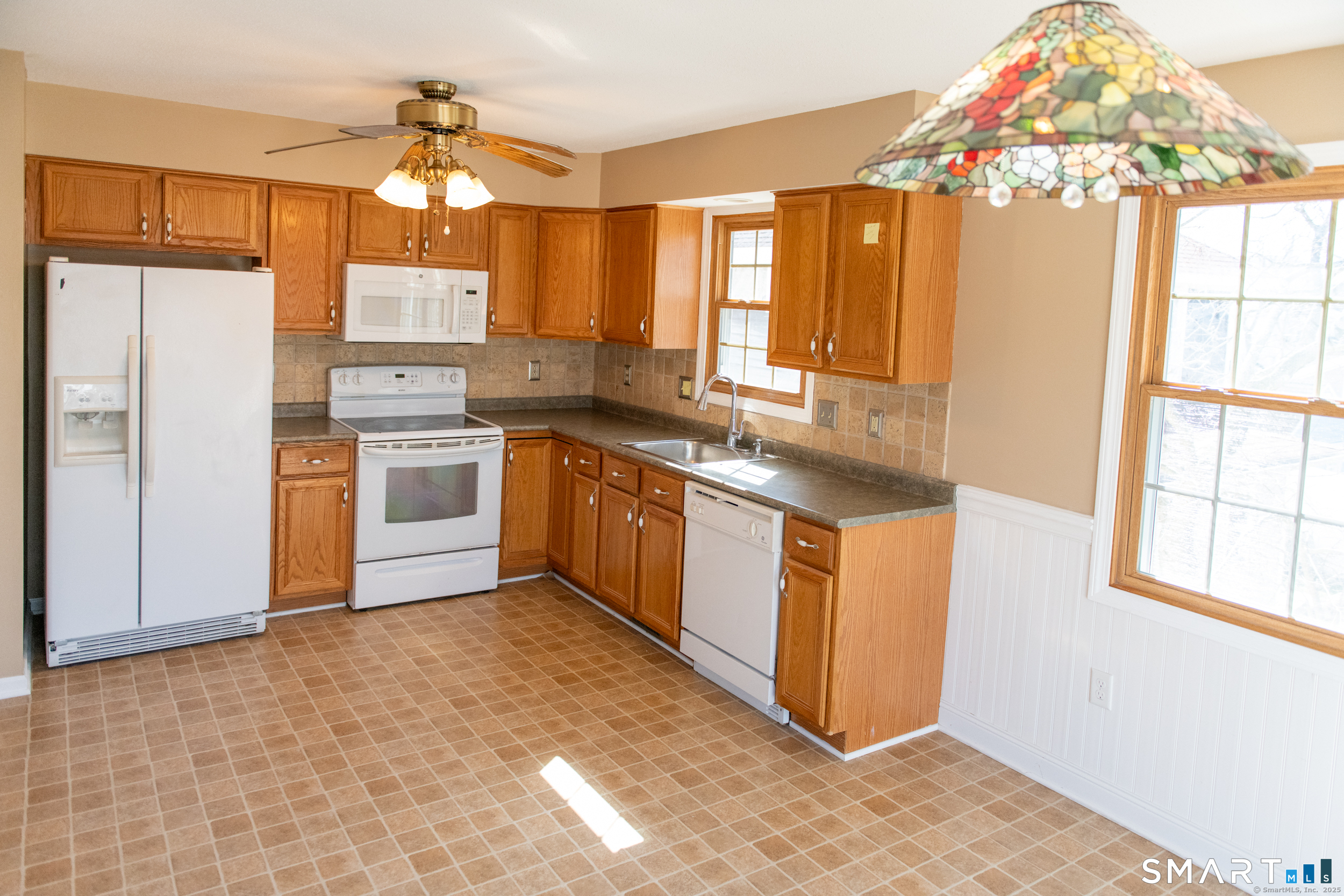 34 Center Avenue East Haven CT 06512