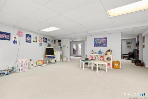 15 Old Stamford Road New Canaan CT 06840