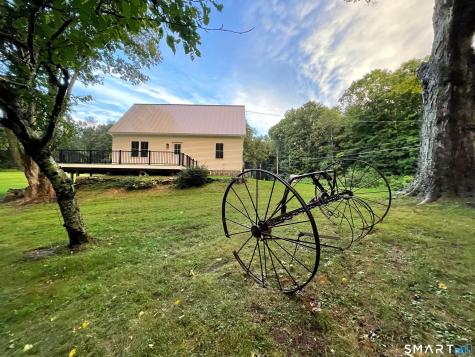 15 North Brook Street Hampton CT 06247