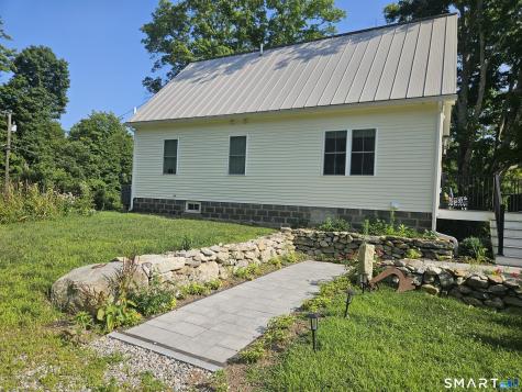 15 North Brook Street Hampton CT 06247